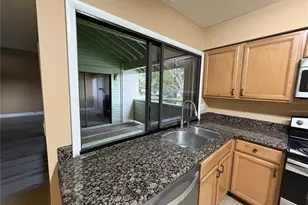 4158 Pinelake Ln, Tampa, FL 33618 - Photo 4