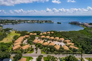 190 Banyan Bay Dr, Saint Petersburg, FL 33705 - Photo 2