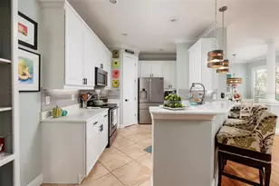 190 Banyan Bay Dr, Saint Petersburg, FL 33705 - Photo 10