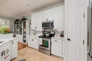 190 Banyan Bay Dr, Saint Petersburg, FL 33705 - Photo 14