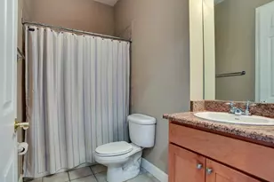 2303 Kensington Garden Ln, Tampa, FL 33609 - Photo 18