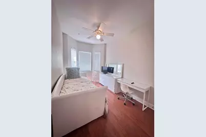 2303 Kensington Garden Lane, Tampa, FL 33609 - Photo 16