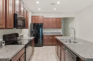 10407 Lake Montauk Dr, Riverview, FL 33578 - Photo 4