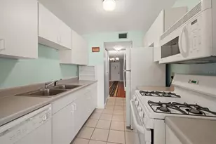 10033 64th Ave N, Saint Petersburg, FL 33708 - Photo 12