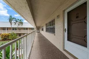 10033 64th Ave N, Saint Petersburg, FL 33708 - Photo 4