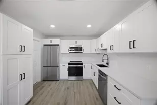 1333 Overlea St, Clearwater, FL 33755 - Photo 8