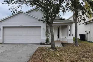 7955 Carriage Pointe Dr, Gibsonton, FL 33534 - Photo 1
