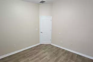7955 Carriage Pointe Dr, Gibsonton, FL 33534 - Photo 6