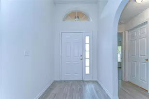 18303 Elmhurst Ln, Tampa, FL 33647 - Photo 4