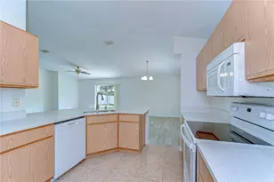 18303 Elmhurst Ln, Tampa, FL 33647 - Photo 12