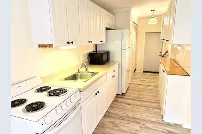 516 Northmoor Avenue N, Saint Petersburg, FL 33702 - Photo 2