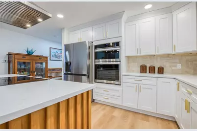 625 Folsom Street S, Saint Petersburg, FL 33707 - Photo 22