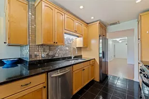 8140 Terrace Garden Dr, Saint Petersburg, FL 33709 - Photo 22