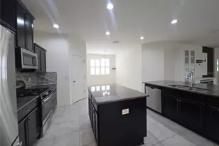17545 Buckingham Garden Dr, Lithia, FL 33547 - Photo 8