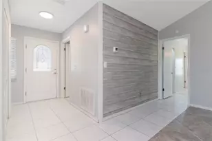 303 Barstow Ct, Sun City Center, FL 33573 - Photo 6