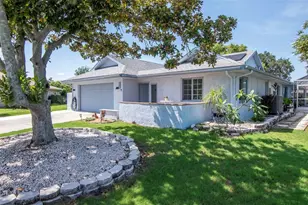 303 Barstow Ct, Sun City Center, FL 33573 - Photo 4
