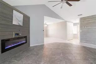 303 Barstow Ct, Sun City Center, FL 33573 - Photo 10