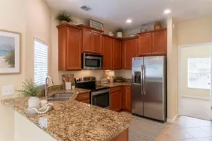 31235 Claridge Pl, Wesley Chapel, FL 33543 - Photo 6