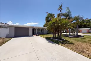 5542 Marble Dr, New Port Richey, FL 34652 - Photo 2