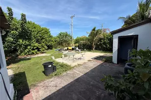 15331 NW 27th Pl, Opa Locka, FL 33054 - Photo 18