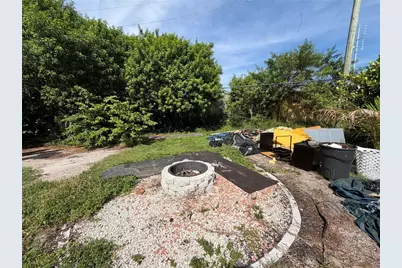 15331 NW 27th Place, Opa Locka, FL 33054 - Photo 22