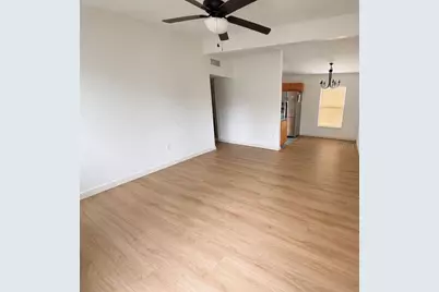 10111 N Ola Avenue, Tampa, FL 33612 - Photo 4