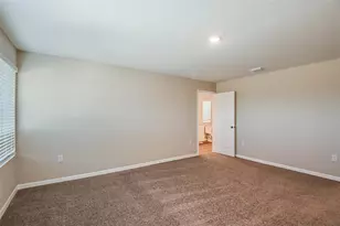 5437 San Pietro Dr, Winter Haven, FL 33884 - Photo 4