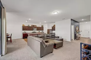 806 Highgate Oaks Pl, Seffner, FL 33584 - Photo 8