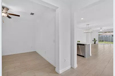 17206 Star Banks Street, Wimauma, FL 33598 - Photo 10