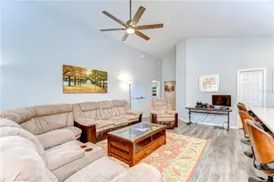 6731 Castle Green Pl, Zephyrhills, FL 33541 - Photo 12