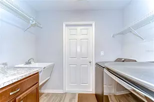 6731 Castle Green Pl, Zephyrhills, FL 33541 - Photo 36