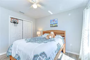6731 Castle Green Pl, Zephyrhills, FL 33541 - Photo 34