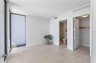 301 1st St S, Saint Petersburg, FL 33701 - Photo 18