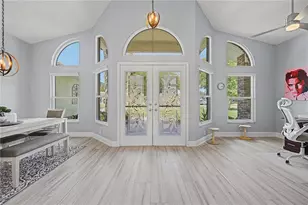 6207 Huntington Dr, Zephyrhills, FL 33542 - Photo 2