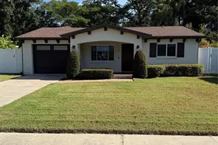 197 Irwin Street W, Safety Harbor, FL 34695 - Photo 2