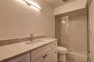 1247 Monticello Blvd N, Saint Petersburg, FL 33703 - Photo 12