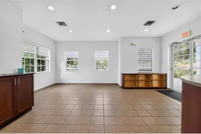 2555 Pinellas Point Drive S, Saint Petersburg, FL 33706 - Photo 10