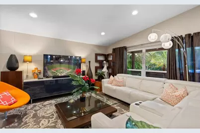 308 Barbara Circle, Belleair, FL 33756 - Photo 8