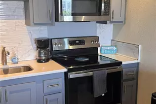 51 Island Way, Clearwater Beach, FL 33767 - Photo 6