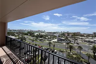 51 Island Way, Clearwater Beach, FL 33767 - Photo 20
