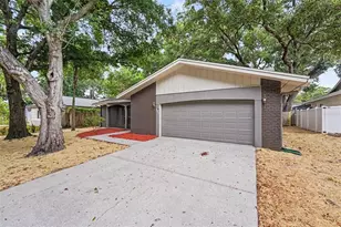 2431 Grove Ridge Dr, Palm Harbor, FL 34683 - Photo 2