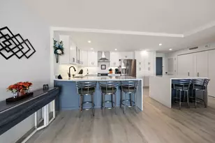 400 Island Way, Clearwater Beach, FL 33767 - Photo 10