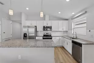 9972 Mesic Woods Ave, Seffner, FL 33584 - Photo 14