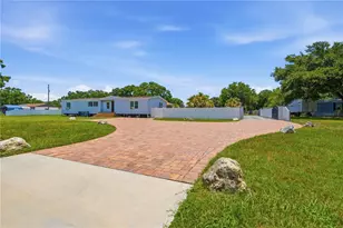 6502 Five Acre Rd, Plant City, FL 33565 - Photo 2