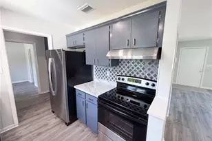 9281 Bay Dr, Spring Hill, FL 34608 - Photo 10