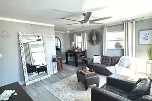 233 38th Ave SE, Saint Petersburg, FL 33705 - Photo 2
