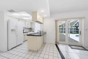1301 Lily Ct, Tarpon Springs, FL 34689 - Photo 14