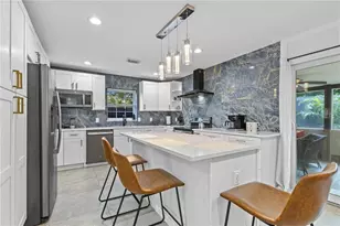 6822 S Wall St, Tampa, FL 33616 - Photo 2