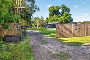 2329 Jim Johnson Rd, Plant City, FL 33566 - Photo 34
