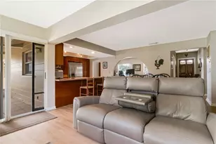 1208 Lady Guinevere Dr, Valrico, FL 33594 - Photo 16